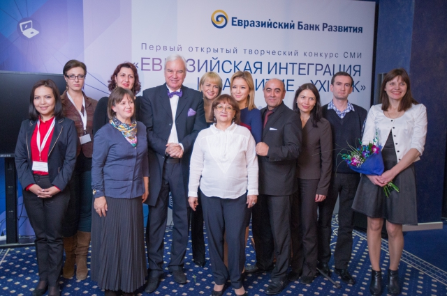 Церемонию награждения провёл известный журналист Владимир Молчанов
