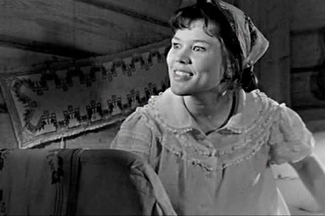 Люсьена Овчинникова. Кадр из фильма «Девчата», 1961 год