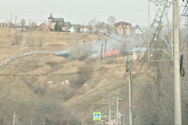Огонь в окрестностях Красноярска.