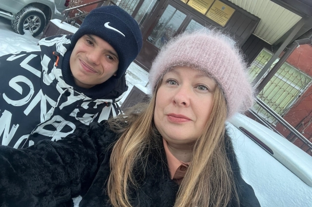 Александр мечтает получить деньги и восстановить справедливость.