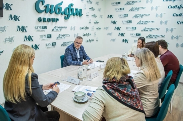 Глава минстроя ответил на вопросы редакторов.