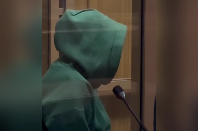 Девушек контролировали жестко: забирали документы, ограничивали передвижение, подавляли любую попытку выйти из системы.