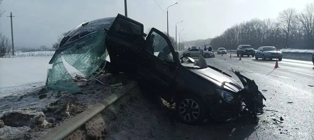 В этой машине погибла 15-летняя девушка-подросток.