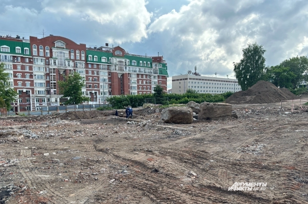 Территорию готовят к благоустройству. 