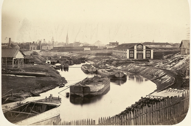 Большинство грузов в Петербург начала XIX века доставлялось водным путём.