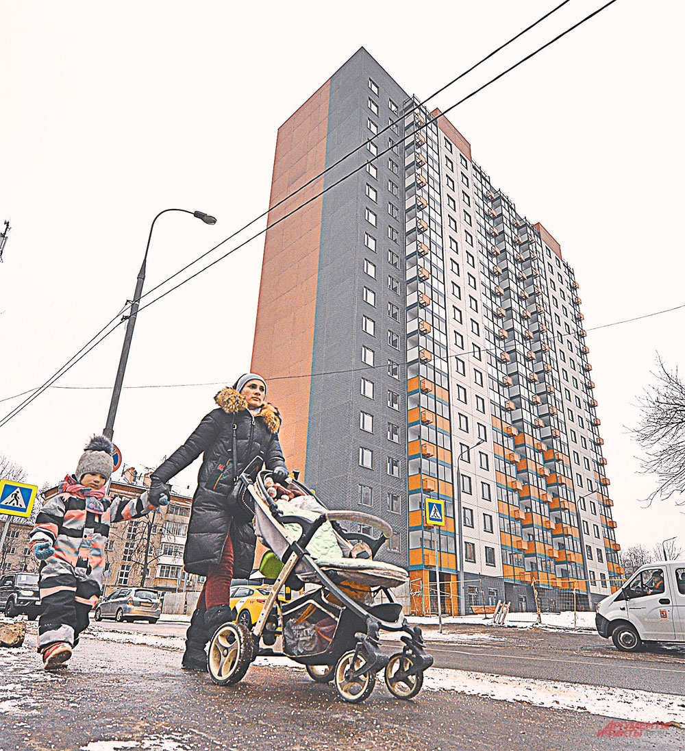 104 семьи из двух пятиэтажек на Карельском бульваре получат квартиры в новом доме на ул. Долгопрудной, д. 7.
