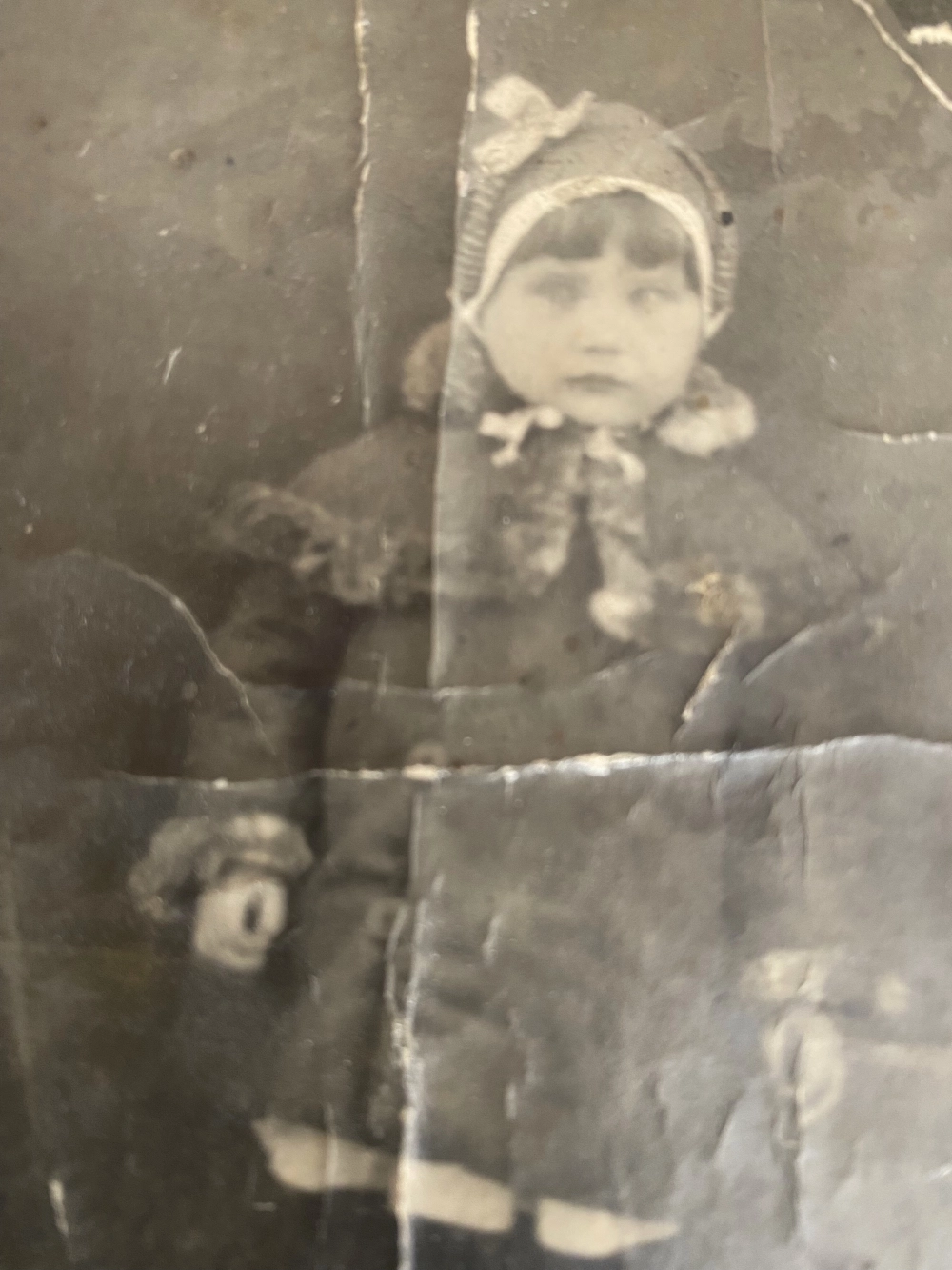 Дине было три года, когда фашисты оккупировали родной город.