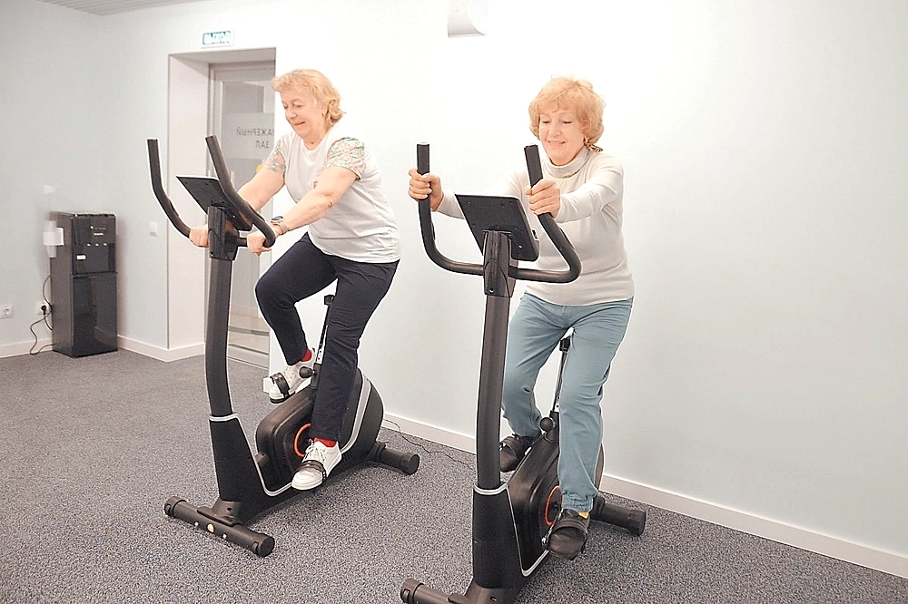 Соцзащита в Москве разноплановая. Доступные занятия в спортзале для пенсионеров – часть большой городской программы.