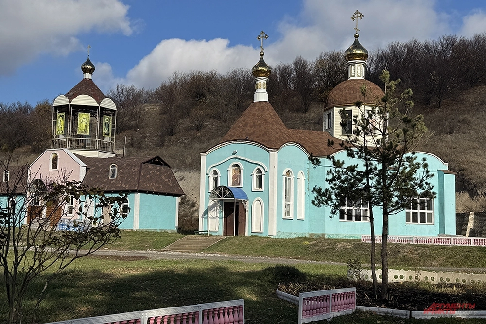 Монастырь иконы Божией Матери Призри на смирение под Лисичанском.