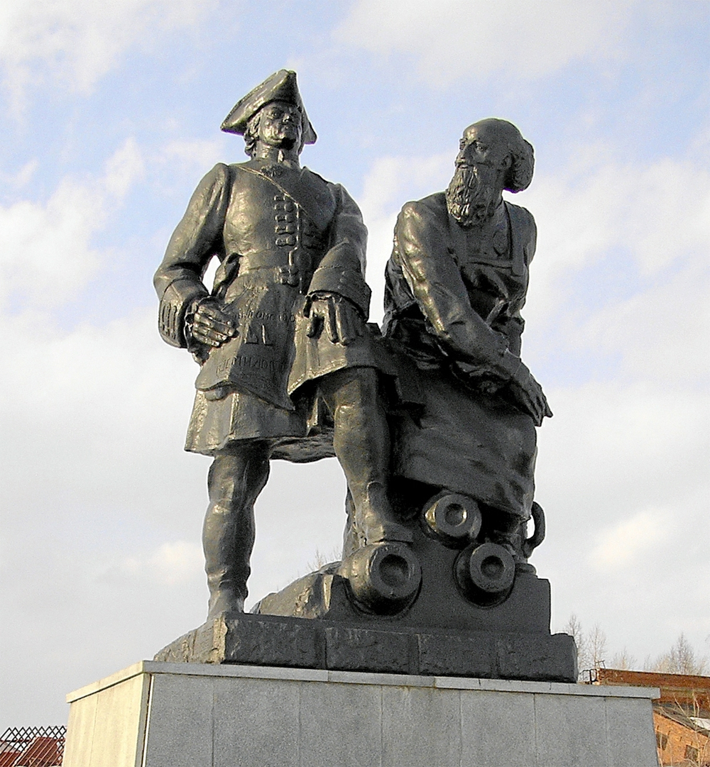 Памятник Петру I и Никите Демидову в Невьянске.