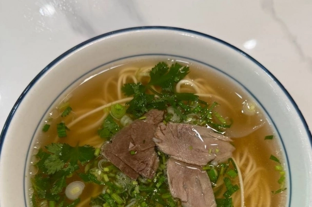 Лапшу могут подать после основных блюд.