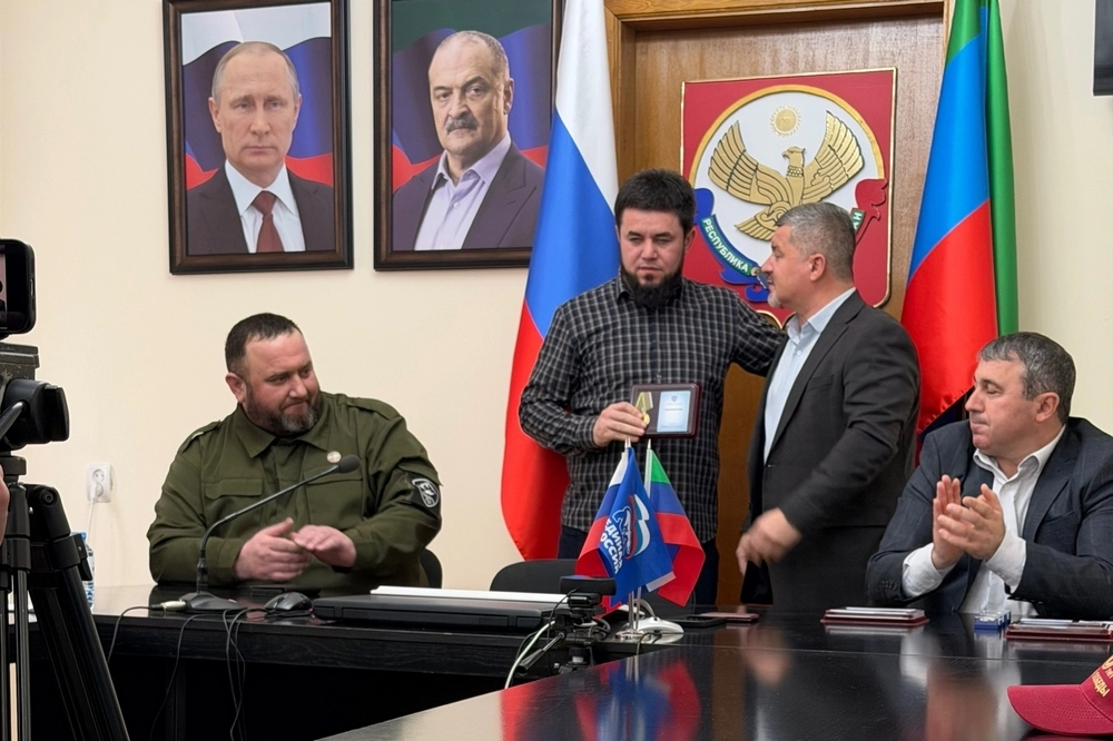 Дауда Магомедова дважды награждали медалями за помощь бойцам СВО.