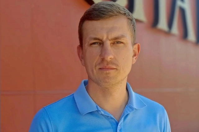 Главный винодел предприятия Артем Васильев.