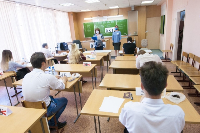 В Кузбассе значительно выросло число выпускников, сдавших ЕГЭ на высший балл: 100 баллов набрали 102 выпускника. В 2019 г. такой результат показали 82 человека.