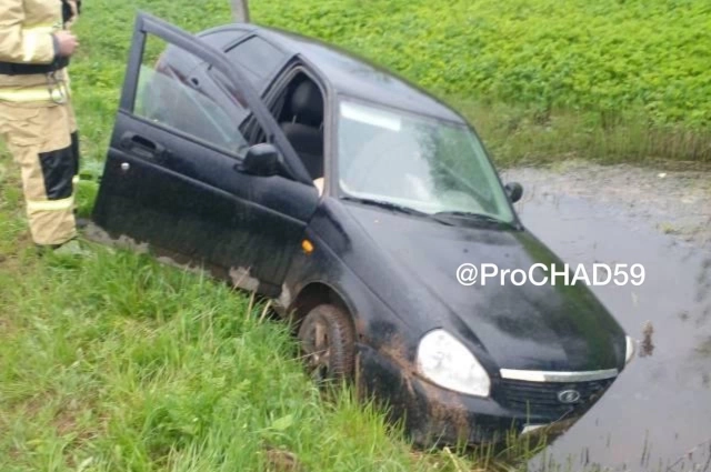 В этом автомобиле обнаружили тело.