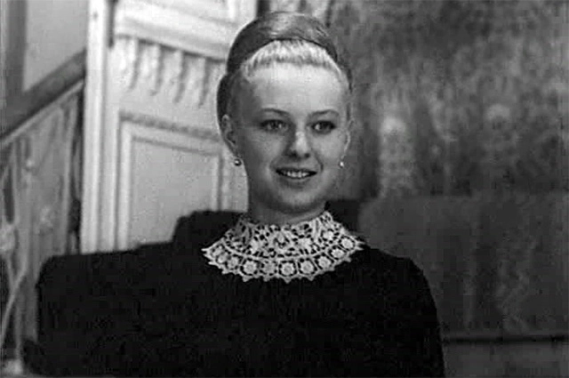 Татьяна Иваницкая в роли дочери полковника Щукина