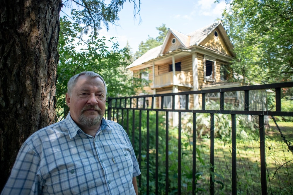 Виктор Нацаренус показал корреспондентам aif.ru конезавод, где Головкин жил и работал, место, где был гараж, в котором Фишер убивал мальчиков. 