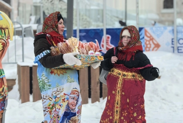 Леденцы - главный атрибут праздника.