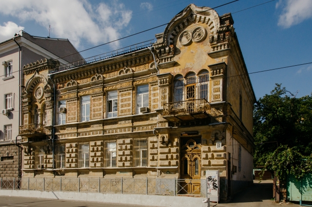 Здание на Станиславского, между Соколова и Чехова
