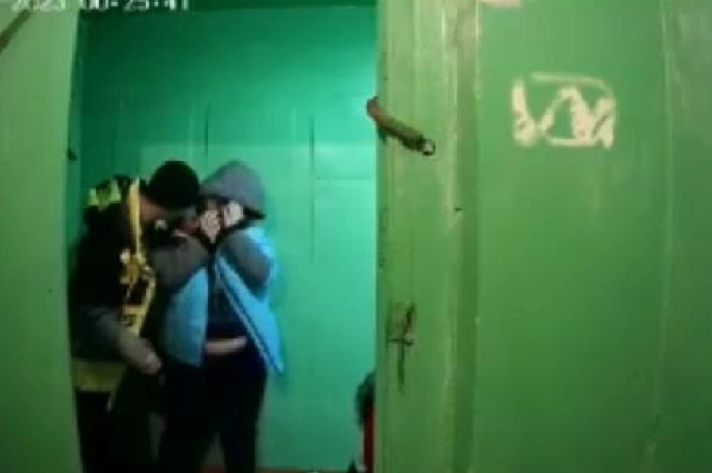 Кадры из видео, предоставленного жительницей дома. 