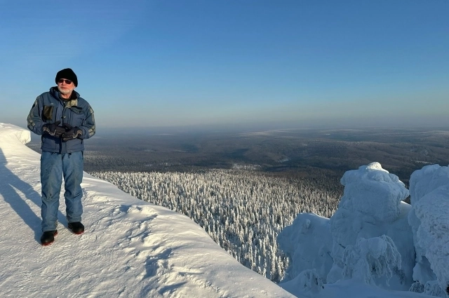 Павел Бахарев на вершине Полюда.