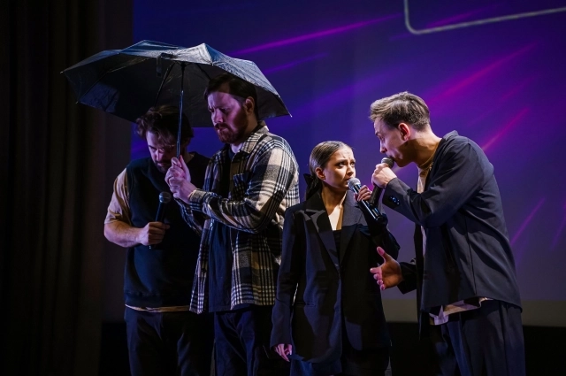 Общий почерк юмора у омских команд лежит в плоскости отношения к родному городу.