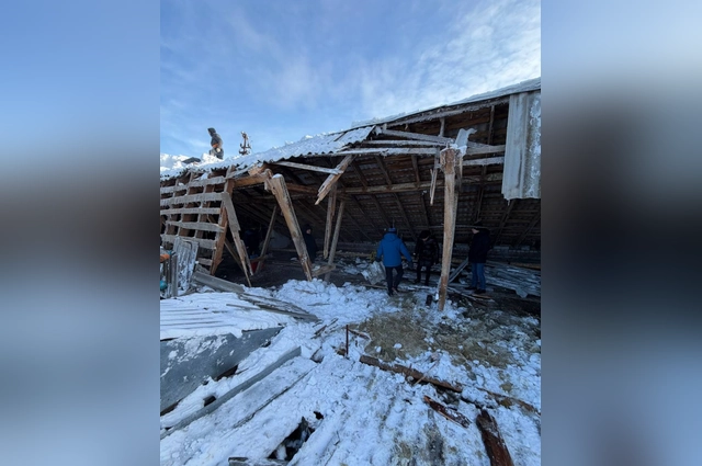 За последний месяц в республике из-за снегопада обрушилось четыре крыши.