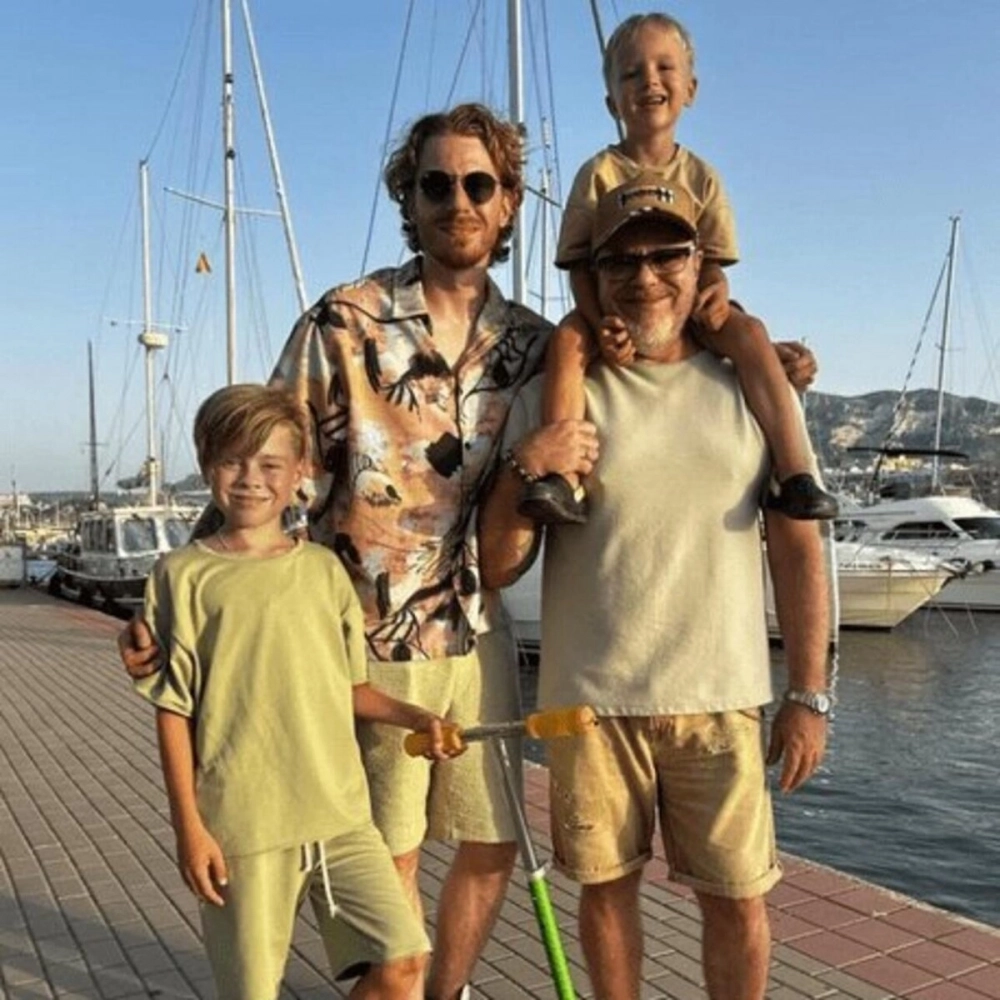 Владимир Пресняков с сыновьями.