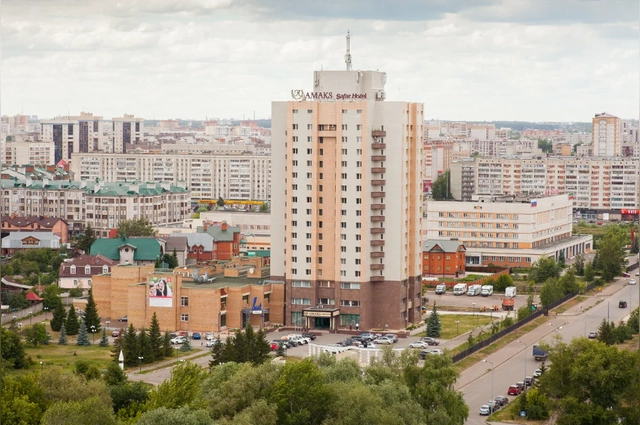 Группа остановилась в центре Казани.