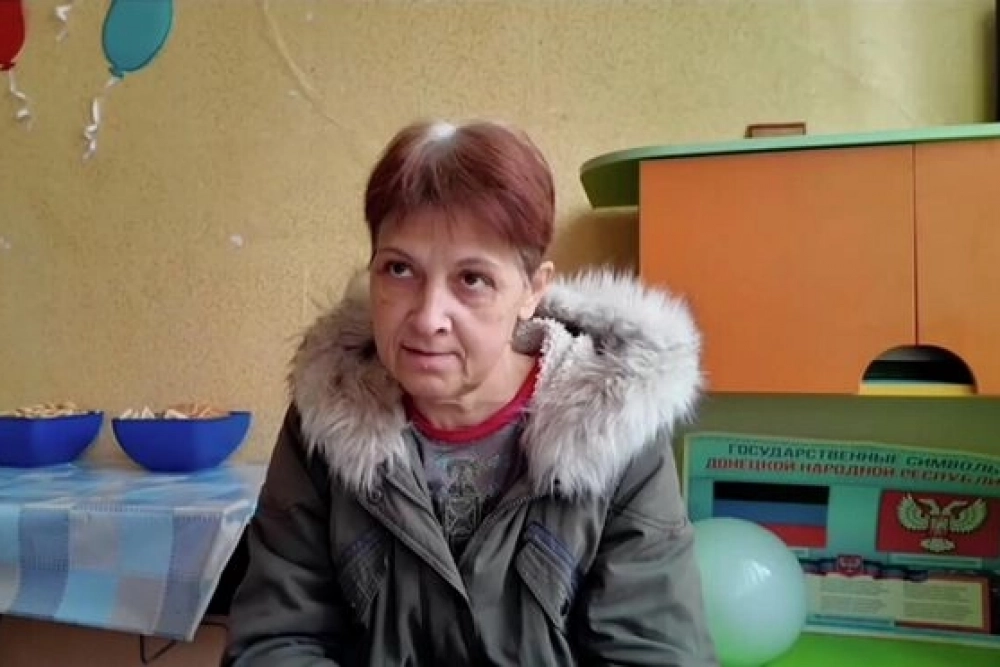 По словам женщины, украинские операторы дронов наносили удары по мирным жителям Красноармейска.