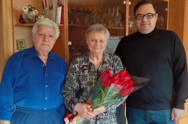 Супруги Манукян много трудились, обеспечивая будущее детей, поэтому мальчик с ранних лет учился полагаться на себя.