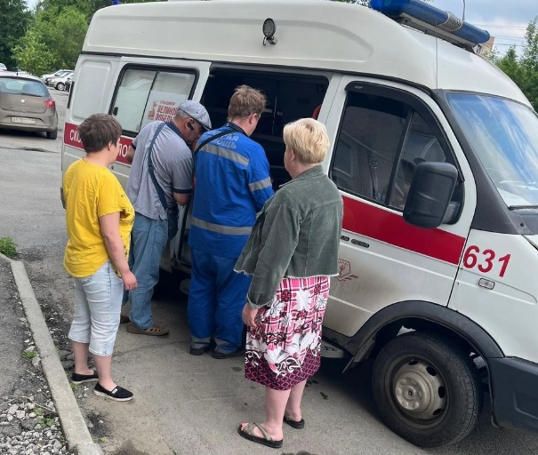 Скорая отвезла пострадавшую в травмпункт
