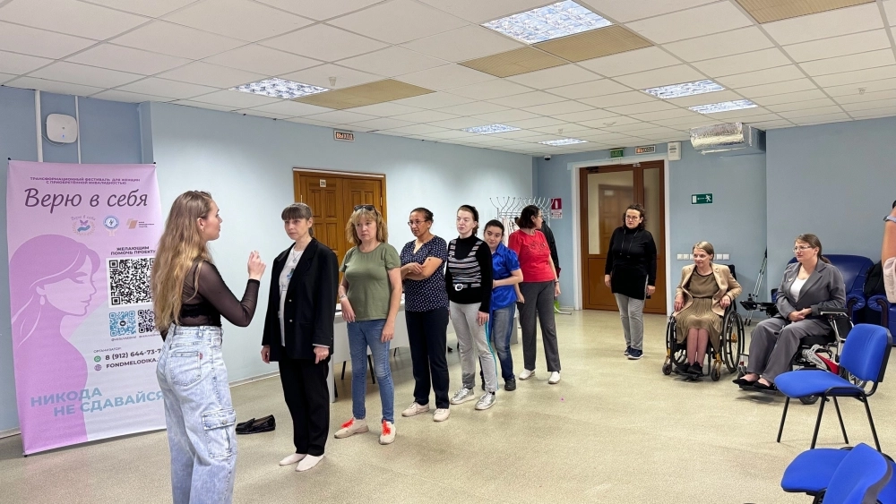 Во время дефиле каждая участница расскажет свою историю.