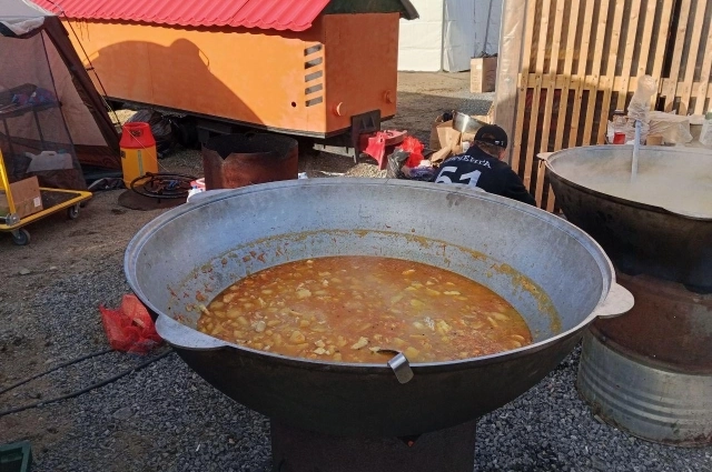 Каждый мог найти для себя занятие по душе или попробовать что-то новое и необычное. Порция арктической заебурихи — густого поморского супа — обошлась в 500 рублей.