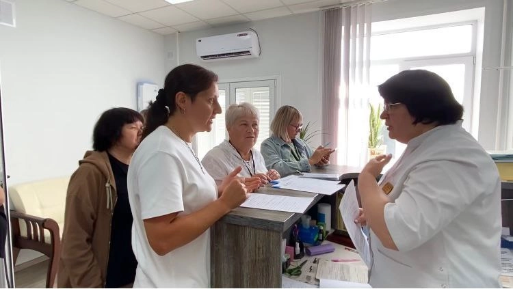 сурдопереводчик Лидия