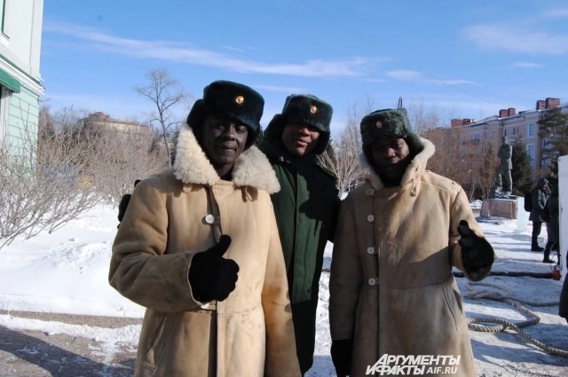 Омский автобронетанковый инженерный институт устроил забавы для омичей.