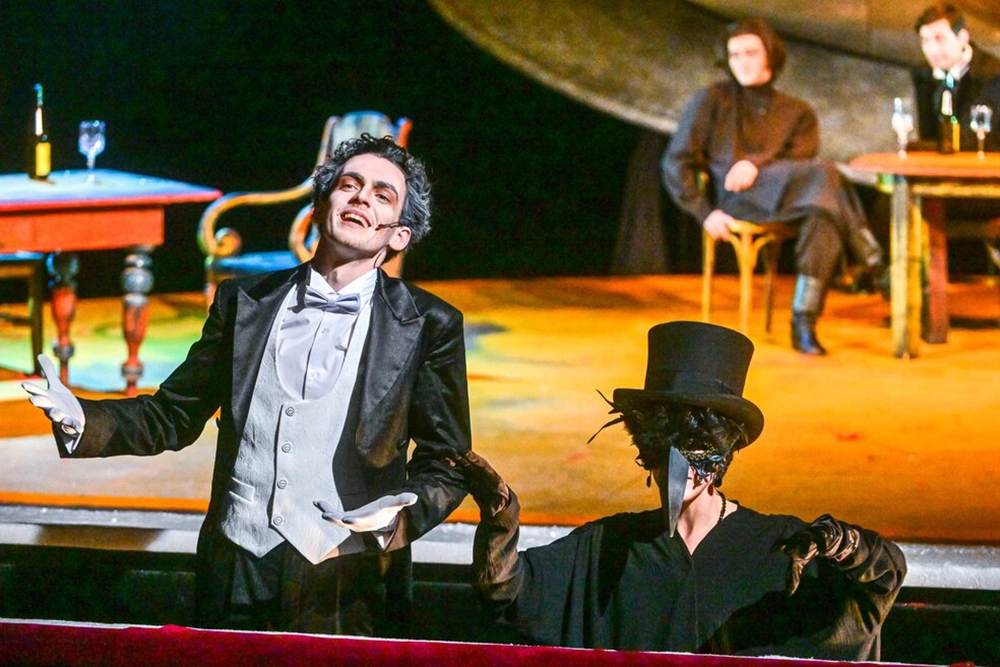 Спектакль «Бродячая собака».