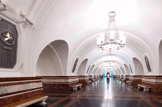 Станция метро «Фрунзенская».