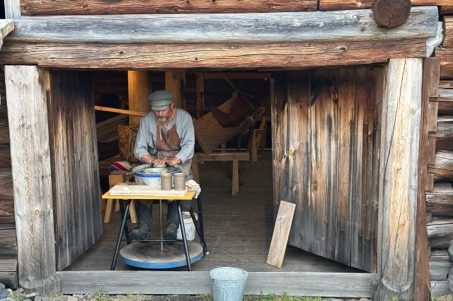 Желающие могут поучаствовать в интерактивных программах – пройти мастер-классы по народным промыслам.