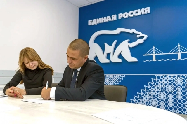 Еще одним участником внутрипартийного отбора стал директор Южноуральской зерновой компании, депутат Соль-Илецкого муниципального округа Константин Мироненко. 