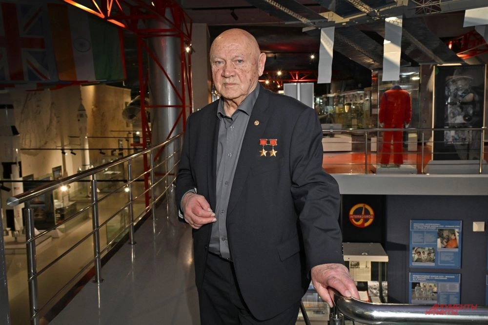 Владимир Джанибеков.