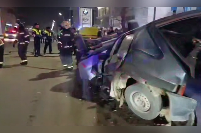 В результате столкновения погибли три человека.