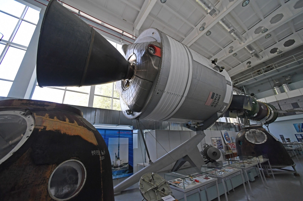 Состыкованные корабли «Союз» и&nbsp;«Аполлон» в&nbsp;музее ракетно-космической корпорации «Энергия» в&nbsp;Московской области. Музей ракетно-космической корпорации «Энергия».