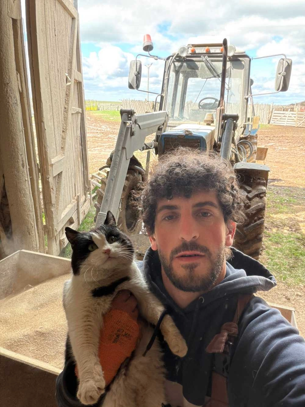 Тимур Далгатов хвастается своими пушистыми любимчиками, приобщая их к соцсетям. 