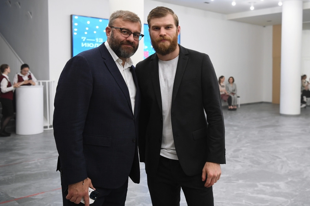 Михаил Пореченков и его старший сын Владимир Любимцев.