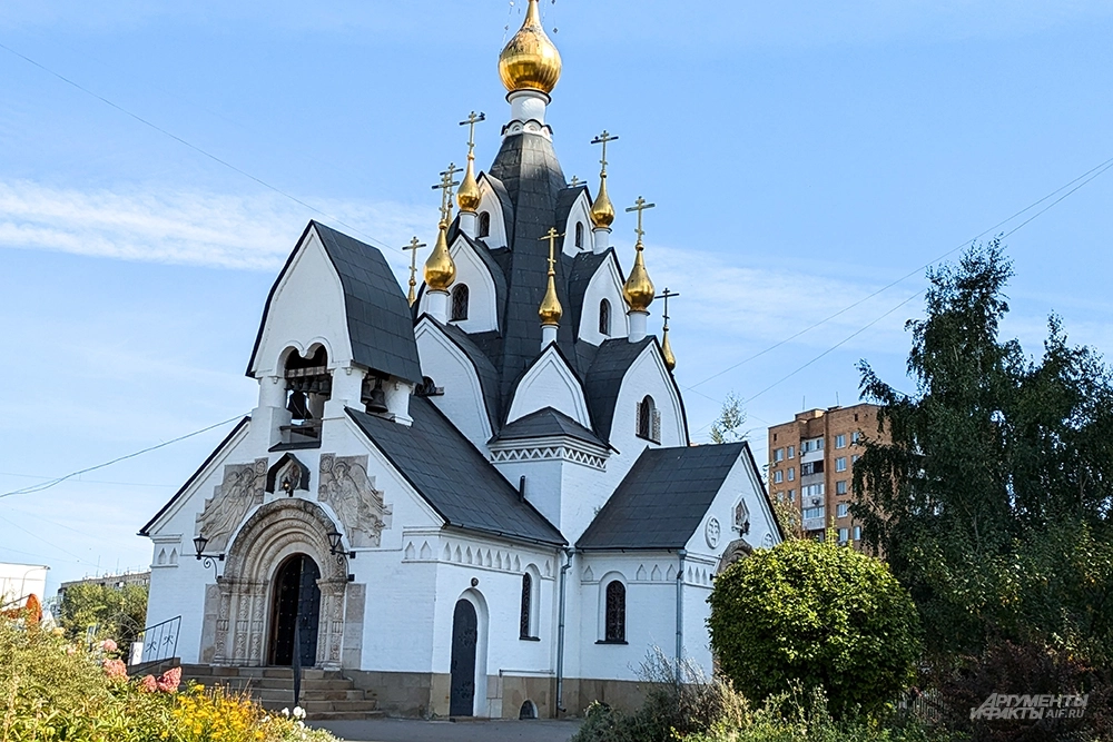 Храм в честь иконы Божьей Матери «Всех скорбящих Радость», возведен в память о погибших 9 сентября 1999 года.