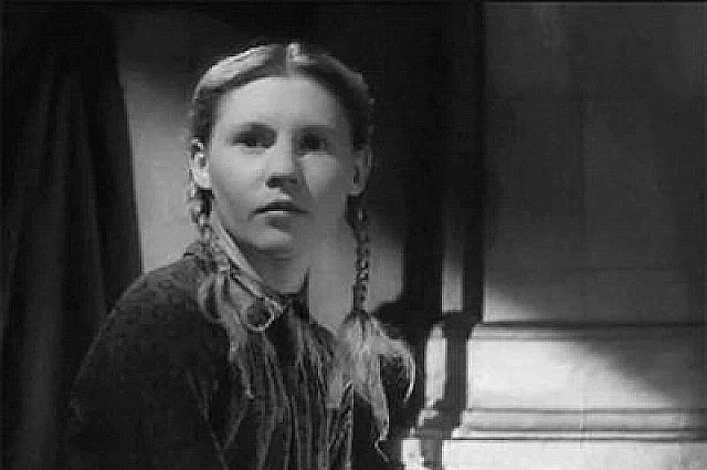 Нина Гуляева в фильме «Телеграмма» (1957).