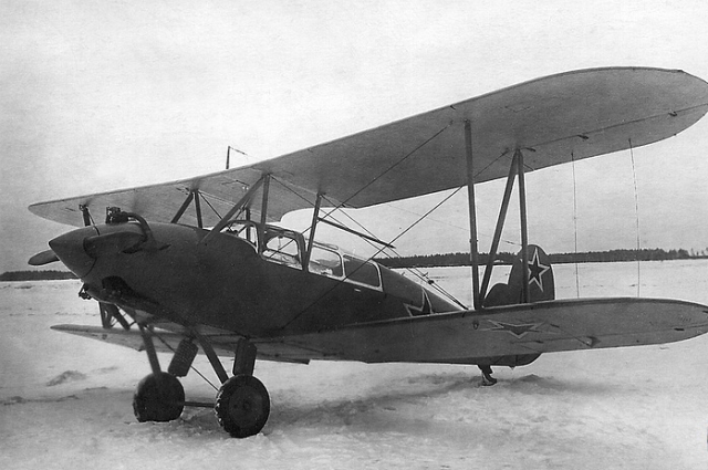 На самолётах По-2 пациентов привязывали к крылу, чтобы доставить в больницу.