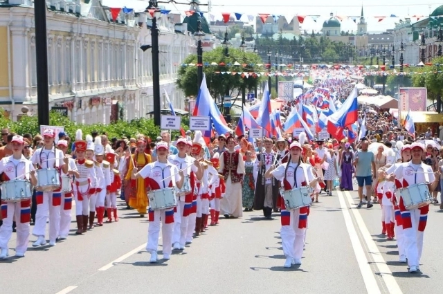 Парад национальностей 2025 в Омске.