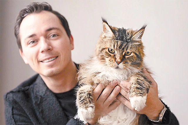 Родион Газманов со своим Шелдоном.